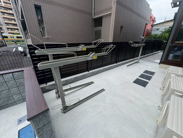 川崎市多摩区宿河原３丁目のアパートの駐車場