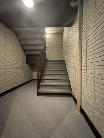 川崎市多摩区宿河原３丁目のアパートのロビー