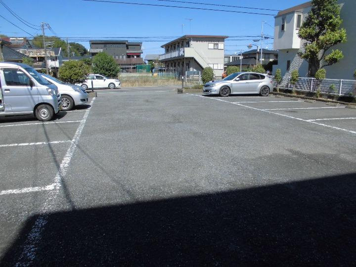 グランリヴィエールの駐車場