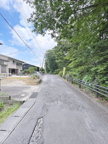 【建築条件なし売地】　郡山市大槻町22期　柴宮小・第一中の前面道路含む現地写真