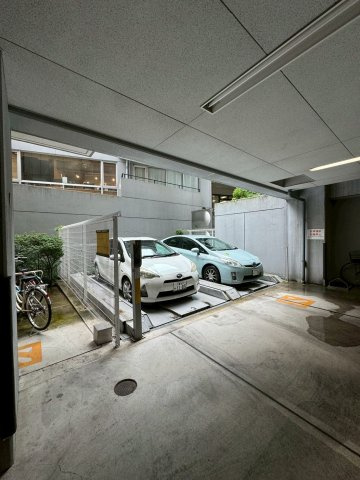 レジデンス名古屋千代田　名古屋市賃貸　仲介手数料無料の駐車場