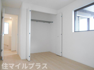 【洋室】 | 郡山市菜根3丁目新築一戸建て7棟 | 明るい洋室です