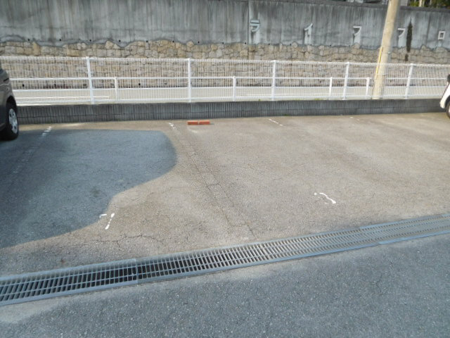 コーポ青山Ⅲの駐車場