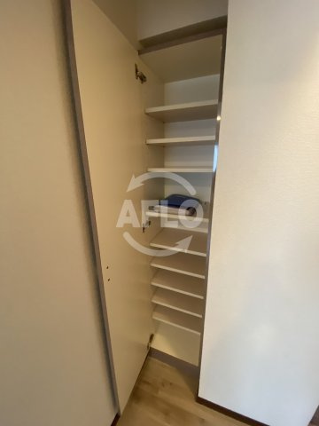 コンフォール南森町の収納|コンフォール南森町　物入