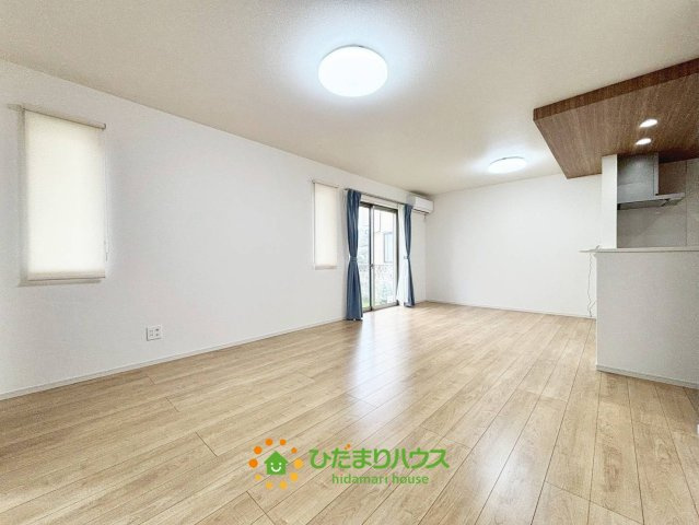 古河市諸川　中古一戸建ての居間・リビング