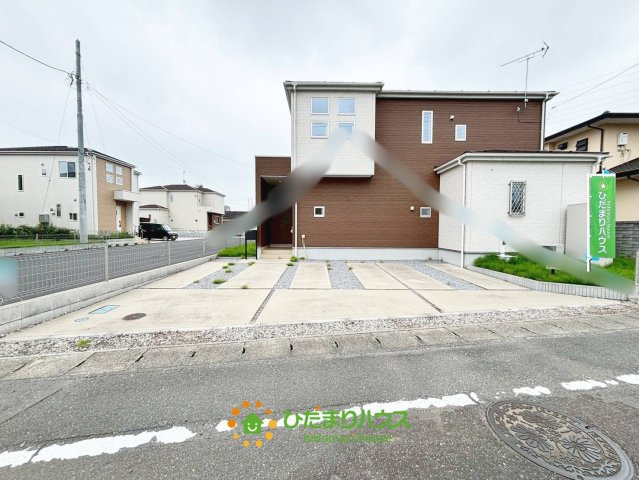 古河市諸川　中古一戸建ての駐車場