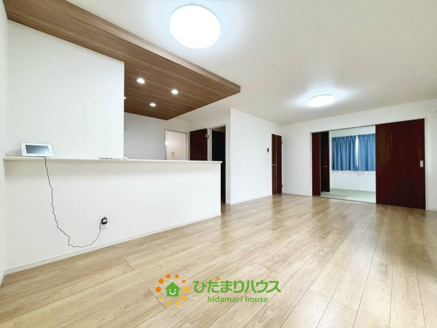 古河市諸川　中古一戸建ての居間・リビング