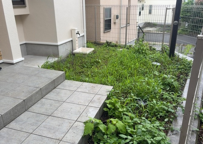 【庭】 | 庭があることでガーデニングや家庭菜園はもちろん、こどもの遊び場やペットを放して遊ぶことができます。また、家の周囲に余裕があるということです。隣地との間があれば、十分な日当たりと、風通しが確保できます。