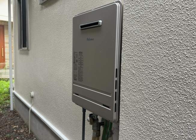 【発電・温水設備】 | 省エネ給湯器とは従来型の給湯器より熱効率が高く、少ない燃料でたくさんのお湯を沸かすことが出来る高効率な給湯器のことを指します。また、省エネ給湯器には種類があり、利便性や効果なども様々です。