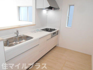 【キッチン】 | 郡山市菜根3丁目新築一戸建て7棟 | コンパクトなキッチンで掃除もラクラク