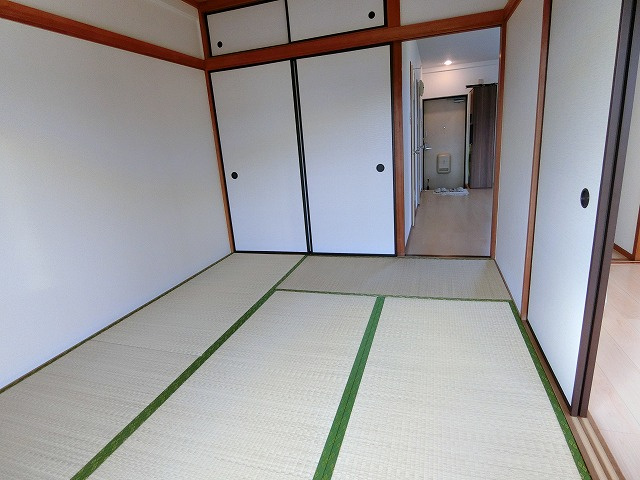 エステート昭島の寝室|写真は同建物の別部屋を参考に掲載しております。