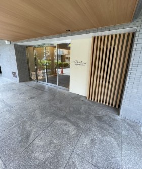 ボヌール東池袋のエントランス