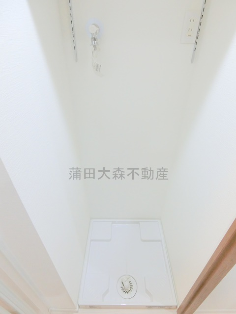 LUORE(ルオーレ千鳥町の設備|棚付きの洗濯機置き場