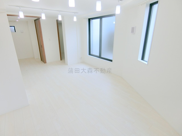 LUORE(ルオーレ千鳥町の居間・リビング