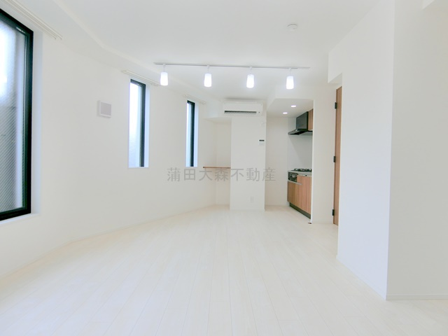 LUORE(ルオーレ千鳥町の居間・リビング