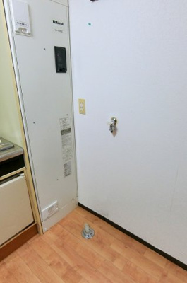 【設備】 | ニューハイム阿佐ヶ谷 | 室内洗濯機置き場
同間取りの別室写真を使用しております。