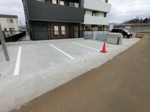 【駐車場】