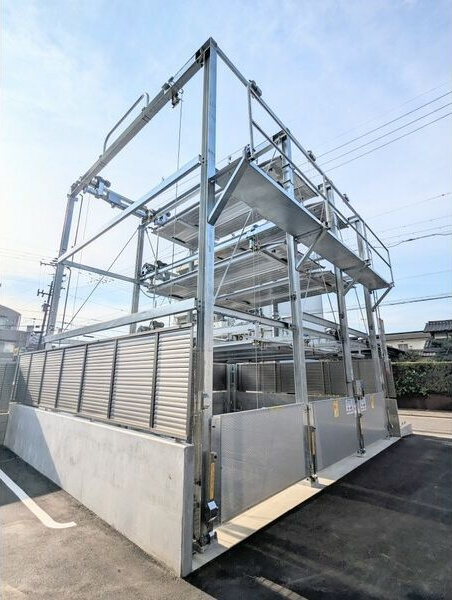 エスリード大曽根プレシャスの駐車場