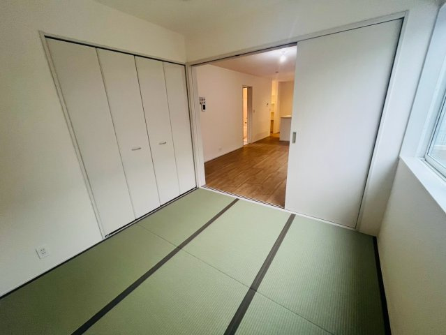 【Livele Garden】　結城郡八千代町菅谷　第２　全4邸の和室|〇２号棟　和室　4.5帖〇
リビングと続き間の和室。ゆったりくつろぎたいときに嬉しいスペースです♪お子様のプレイルームとしても活用いただけます。
2026年8月撮影