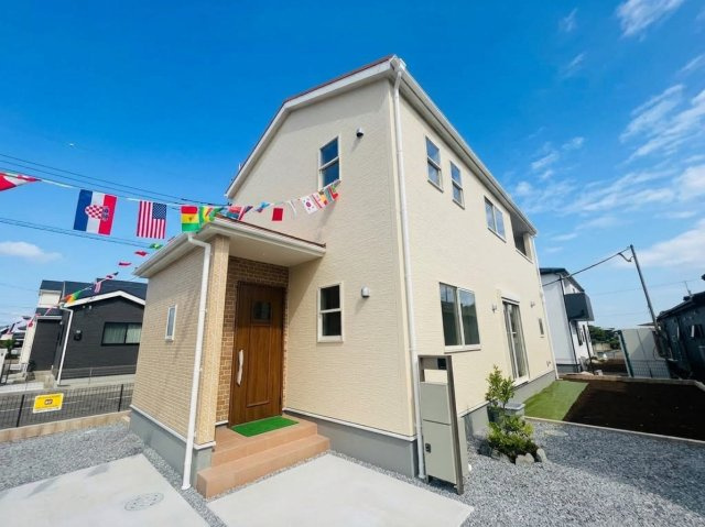 【Livele Garden】　結城郡八千代町菅谷　第２　全4邸の前面道路含む現地写真|〇２号棟〇
全居室南向き！
ストレージルーム付きの収納豊富な間取りです♪
2026年8月撮影