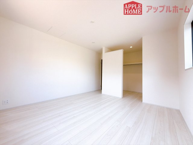 [新築住宅] 行田市佐間 第8 全1棟の洋室|居室は全室収納あり！たっぷりある収納活用でお部屋もキレイを保てます♪