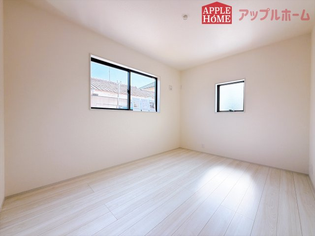 [新築住宅] 行田市佐間 第8 全1棟の洋室|居室は全室収納あり！たっぷりある収納活用でお部屋もキレイを保てます♪