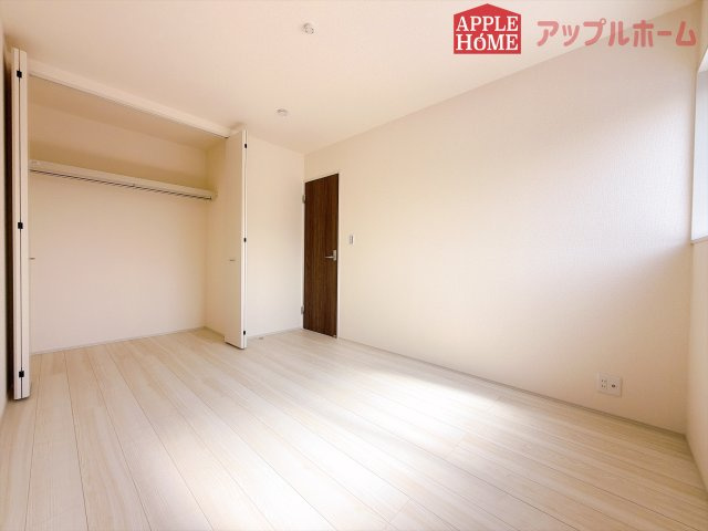 [新築住宅] 行田市佐間 第8 全1棟の洋室|居室は全室収納あり！たっぷりある収納活用でお部屋もキレイを保てます♪