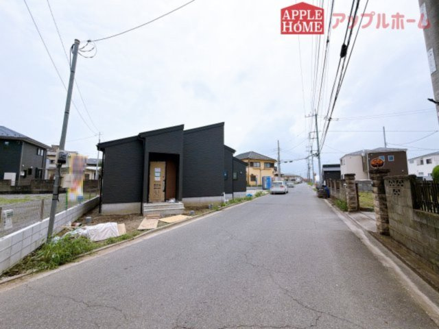 [新築住宅] 行田市佐間 第8 全1棟の前面道路含む現地写真