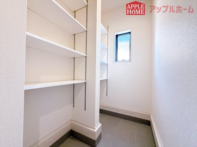 [新築住宅] 行田市佐間 第8 全1棟の玄関|土間収納あります♪