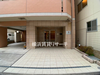 【エントランス】 | ルジェンテ・バリュ横濱反町