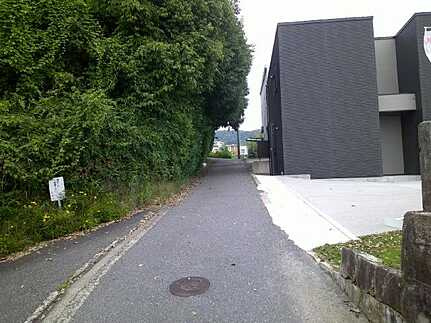 安芸郡府中町宮の町３丁目の前面道路含む現地写真