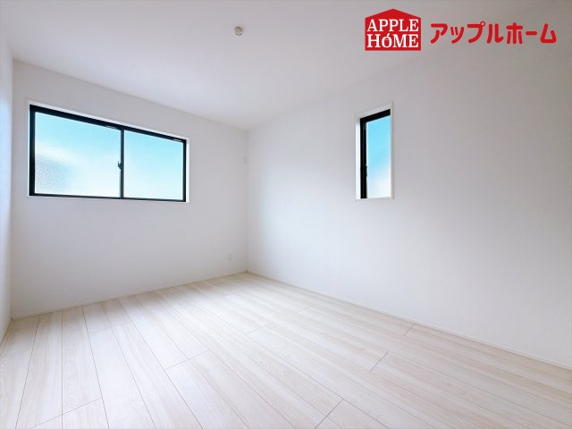 [新築住宅] 行田市持田 2期 全1棟の洋室|２階居室は全室収納あり！たっぷりある収納活用でお部屋もキレイを保てます♪