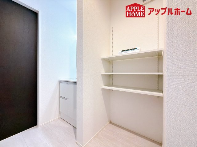 [新築住宅] 行田市持田 2期 全1棟の独立洗面台|収納力と機能性に優れた使いやすい設備で、忙しい朝の身支度もスムーズに♪