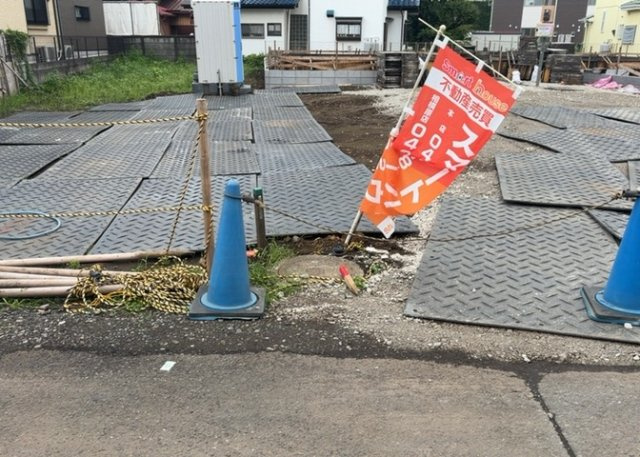 【外観】 | 家を建てる前提で土地を探している場合、地盤の丈夫さは譲れない条件の一つです。地盤が脆弱だと追加工事が必要となります。また、過去に地盤沈下や液状化現象を起こした土地は、できるだけ避けた方がいいでしょう。