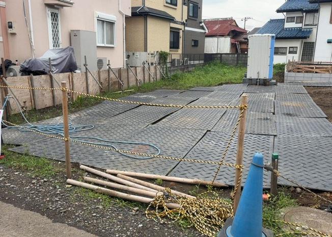 【外観】 | 土地購入を検討されている場合、境界杭がない状態で購入してしまうと境界確定測量をする必要があり、費用がかかります。購入の前に、売主、隣土地所有者立ち合いのもと境界を確定し境界杭を設置するのがベストです。