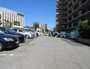 東急ドエル・アルス西船橋の駐車場
