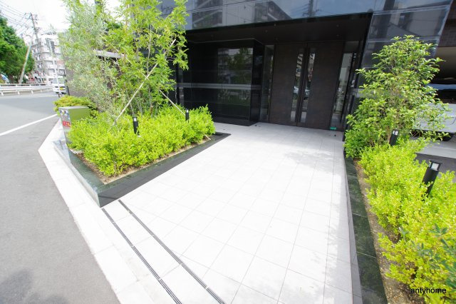 プランドール新大阪PARKレジデンス　仲介手数料無料のエントランス
