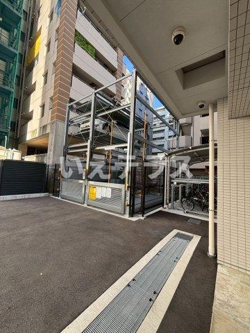 レジュールアッシュ神戸ヴィヴァンの駐車場