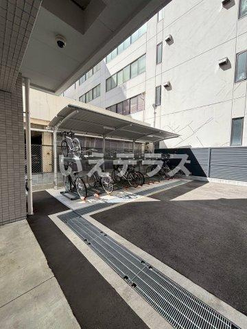 レジュールアッシュ神戸ヴィヴァンの駐車場