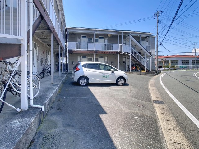 サンハイツ南原Bの駐車場