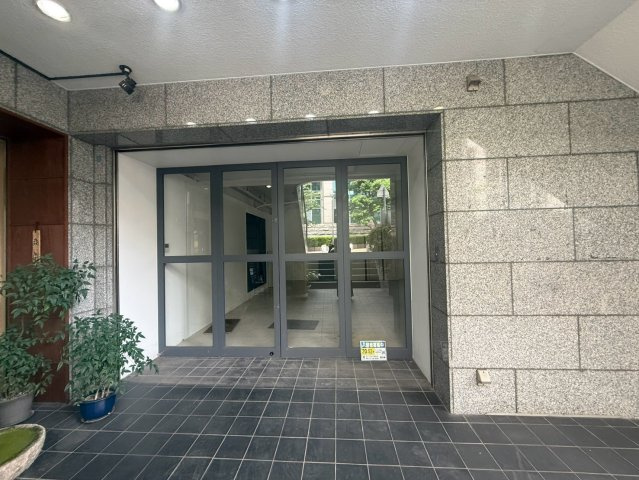 【エントランス】