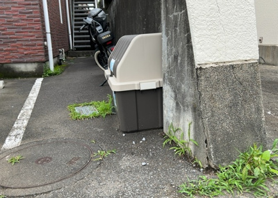 【設備】 | パームⅡ | 共有部分は、住民なら誰もが使える設備のこと。例えば駐車場やエレベーター、インターネット設備、セキュリティ設備などがあります。他にも、マンションの廊下・外部階段やエントランス・ゴミ置き場などがあります。