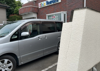 【駐車場】 | パームⅡ | 駐車場と明記されていても、最小スペースでつくられた駐車場だと大型車は駐車できなかったり、出入りしにくくなったりする可能性があります。お車のサイズと購入したい物件の駐車場のサイズを現地で確認しましょう。