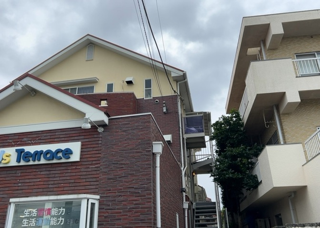 【外観】 | パームⅡ | 物件の詳細については、現地を見てわかること以外に、役所や法務局などで調べないとわからないことがあります。そのため、現地に行く場合は、もしこの物件を買ったらどのような生活ができるかをイメージしましょう。