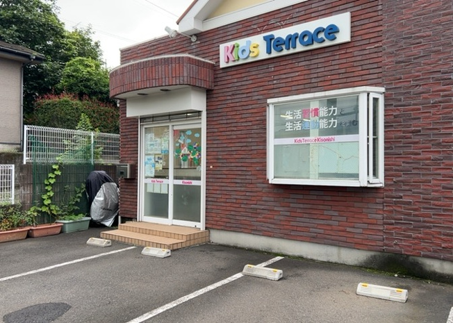 【外観】 | パームⅡ | 土地購入を検討されている場合、境界杭がない状態で購入してしまうと境界確定測量をする必要があり、費用がかかります。購入の前に、売主、隣土地所有者立ち合いのもと境界を確定し境界杭を設置するのがベストです。