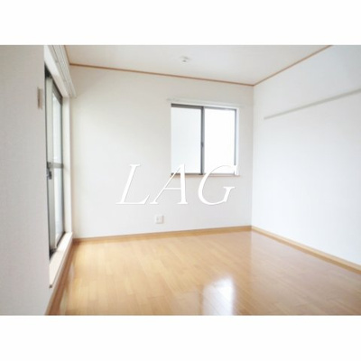 【居間・リビング】 | エルミタージュ | 洋室のお部屋です。