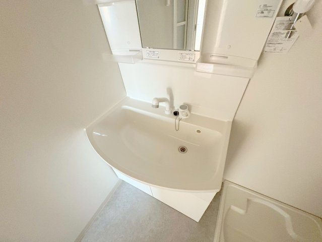 ファミーユ仁川の洗面所|脱衣スペースもあります