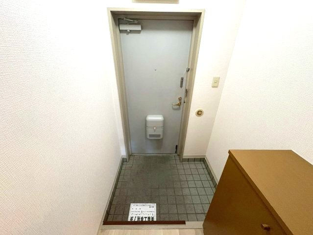 ルミエール藤ヶ丘の玄関