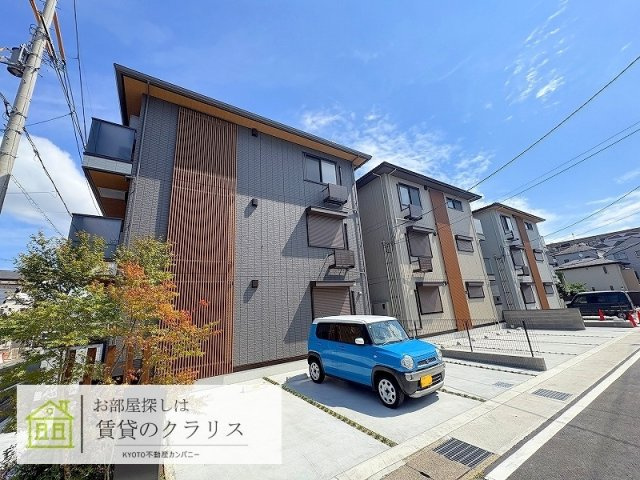 GRAMM松室吾田神町A棟の駐車場