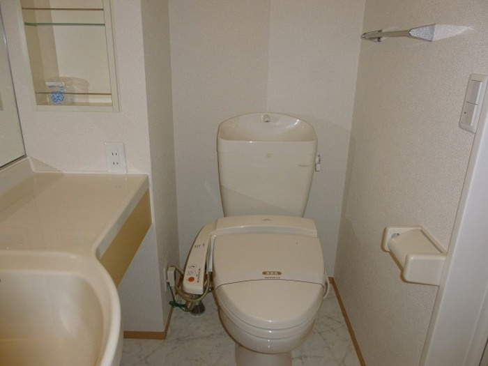 グラッドのトイレ|もちろん温水洗浄暖房便座です